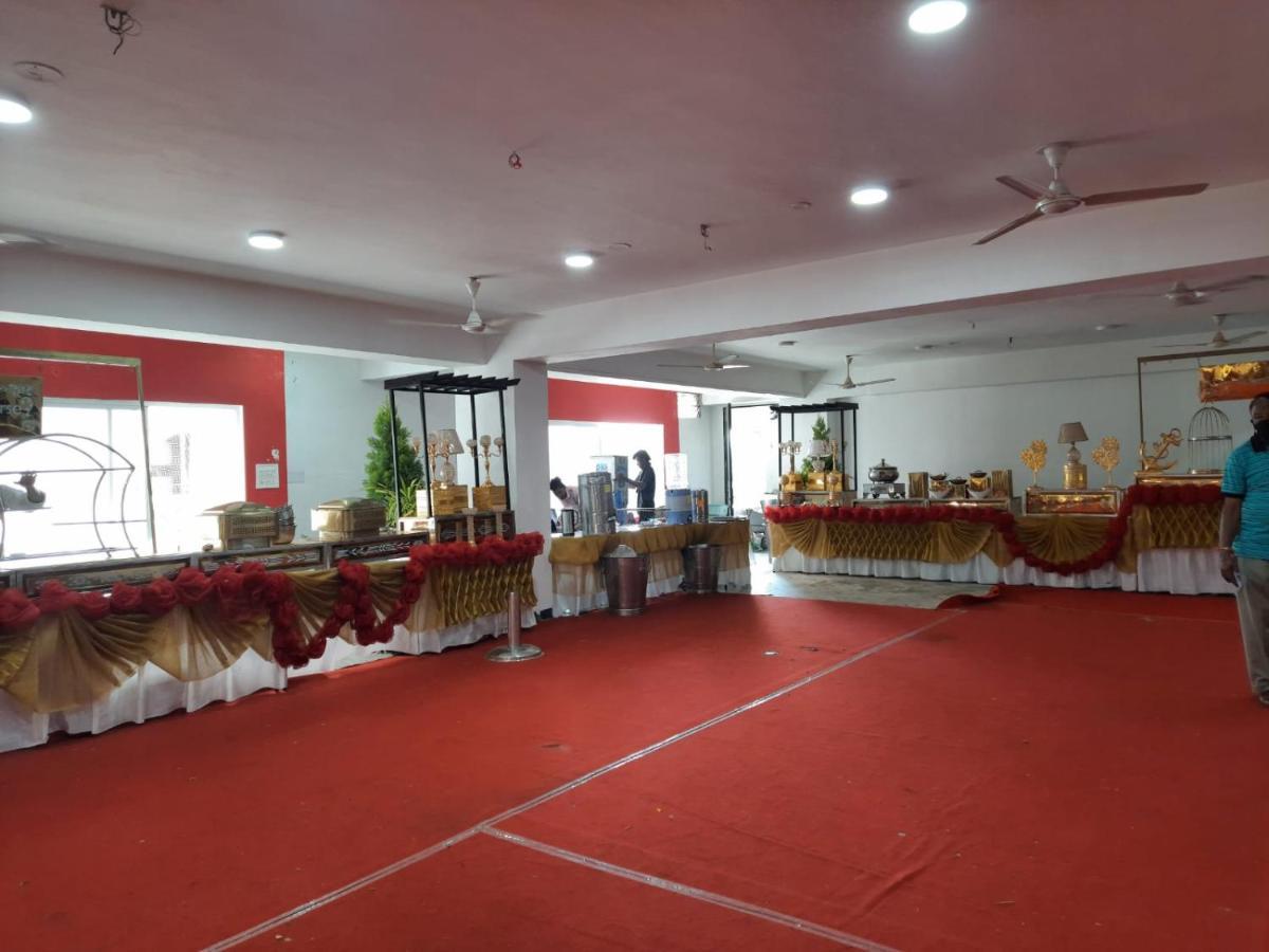 Hotel Grand Suites Indore Buitenkant foto