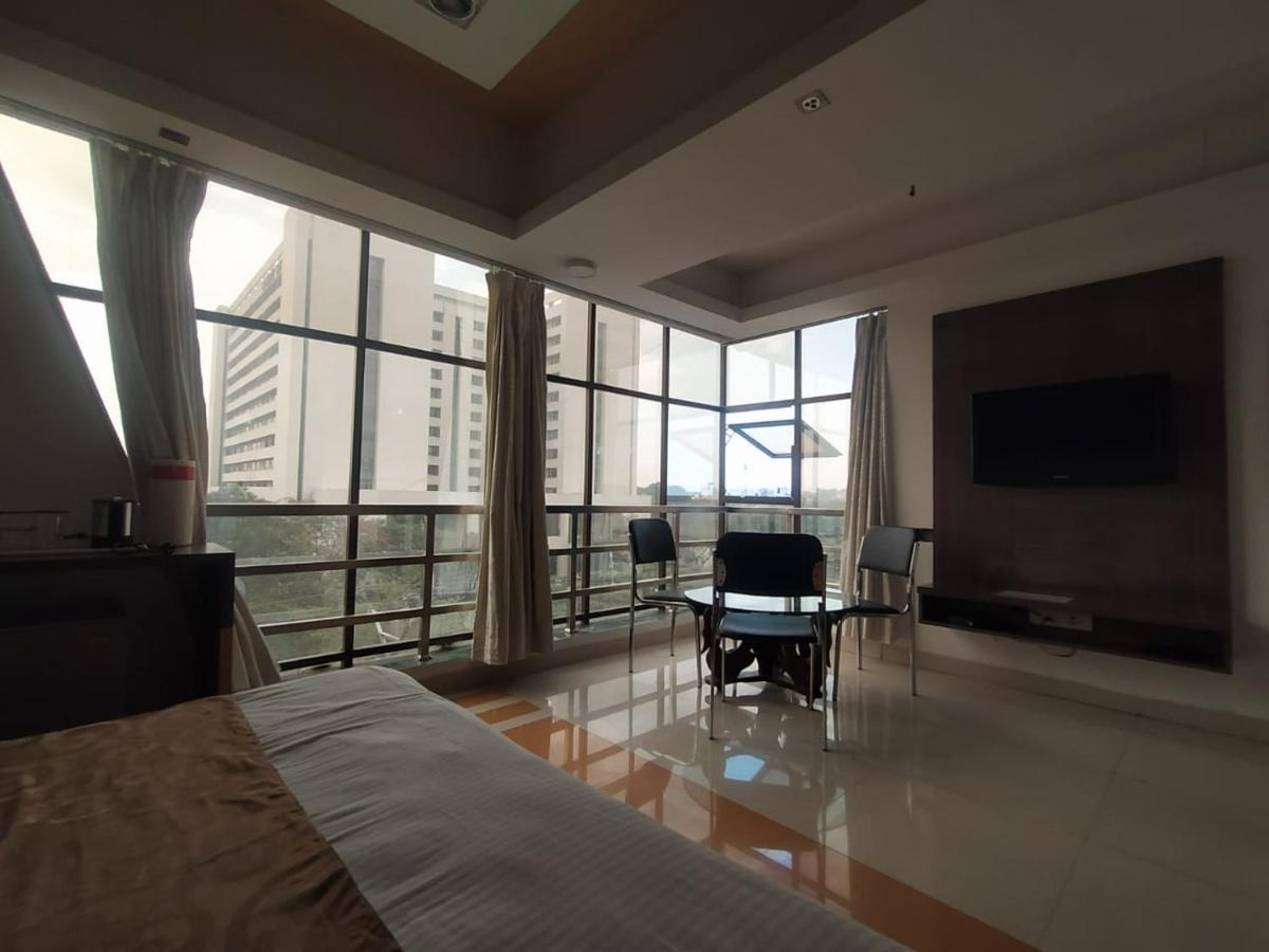Hotel Grand Suites Indore Buitenkant foto
