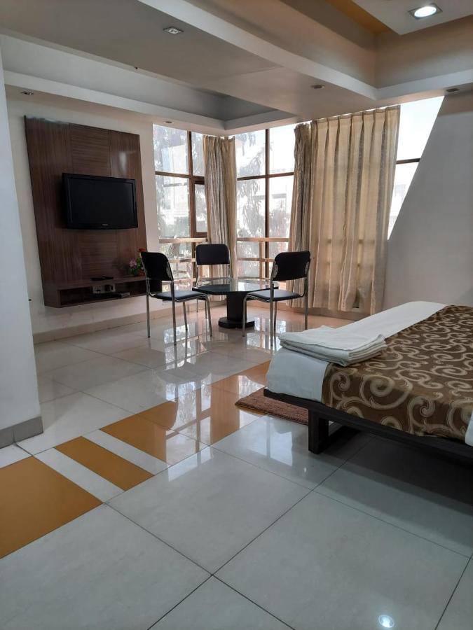 Hotel Grand Suites Indore Buitenkant foto